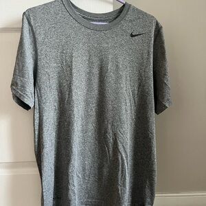 Nike Men's Gray T-Shirt
